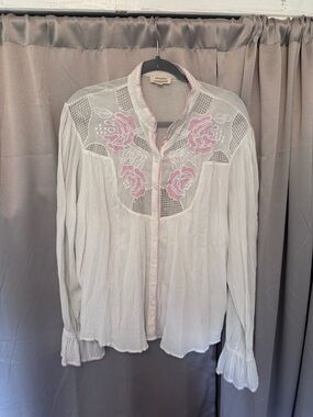 Chasing Unicorns cotton gauze embroidered top. Size XL